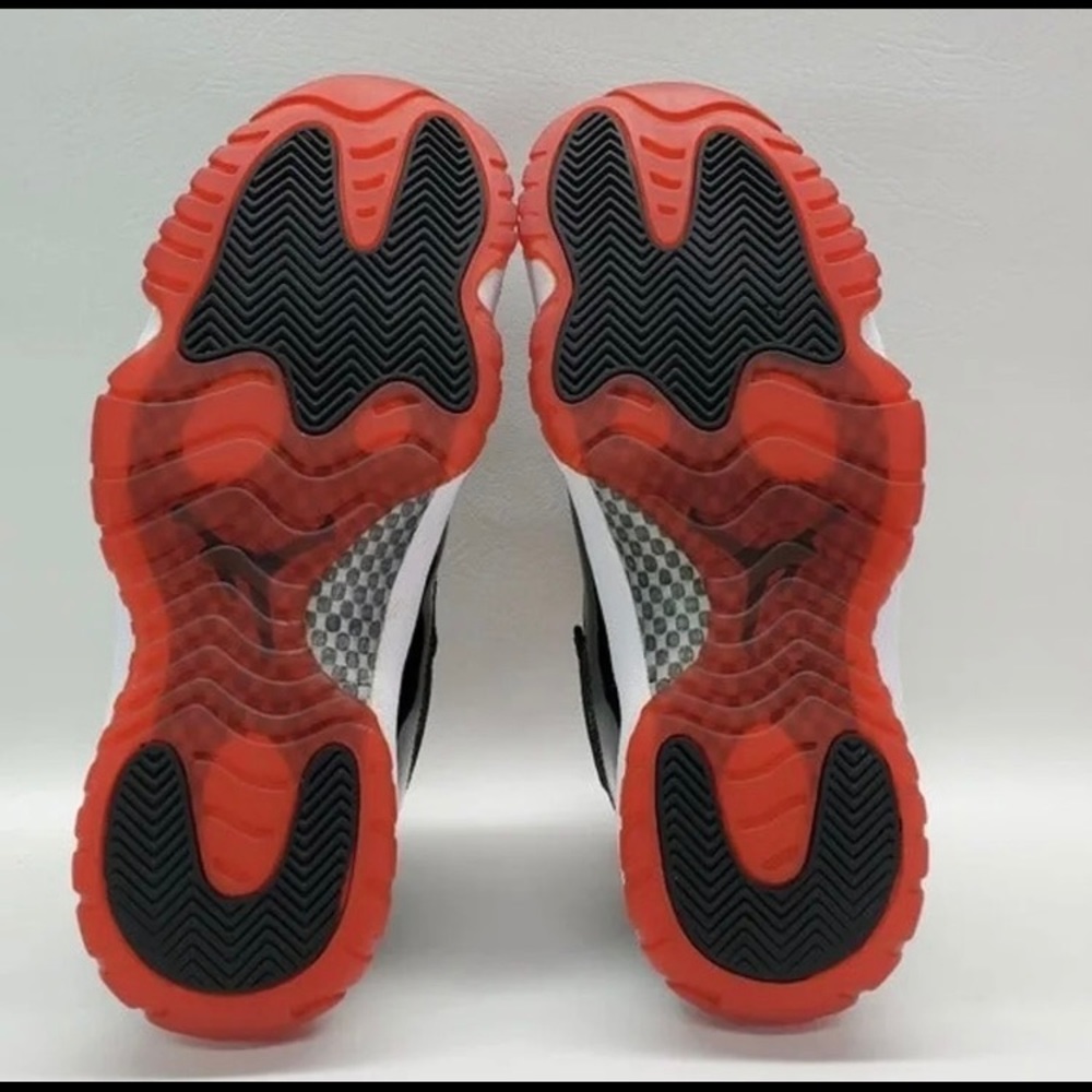 Retro 11 low- bred 9.5